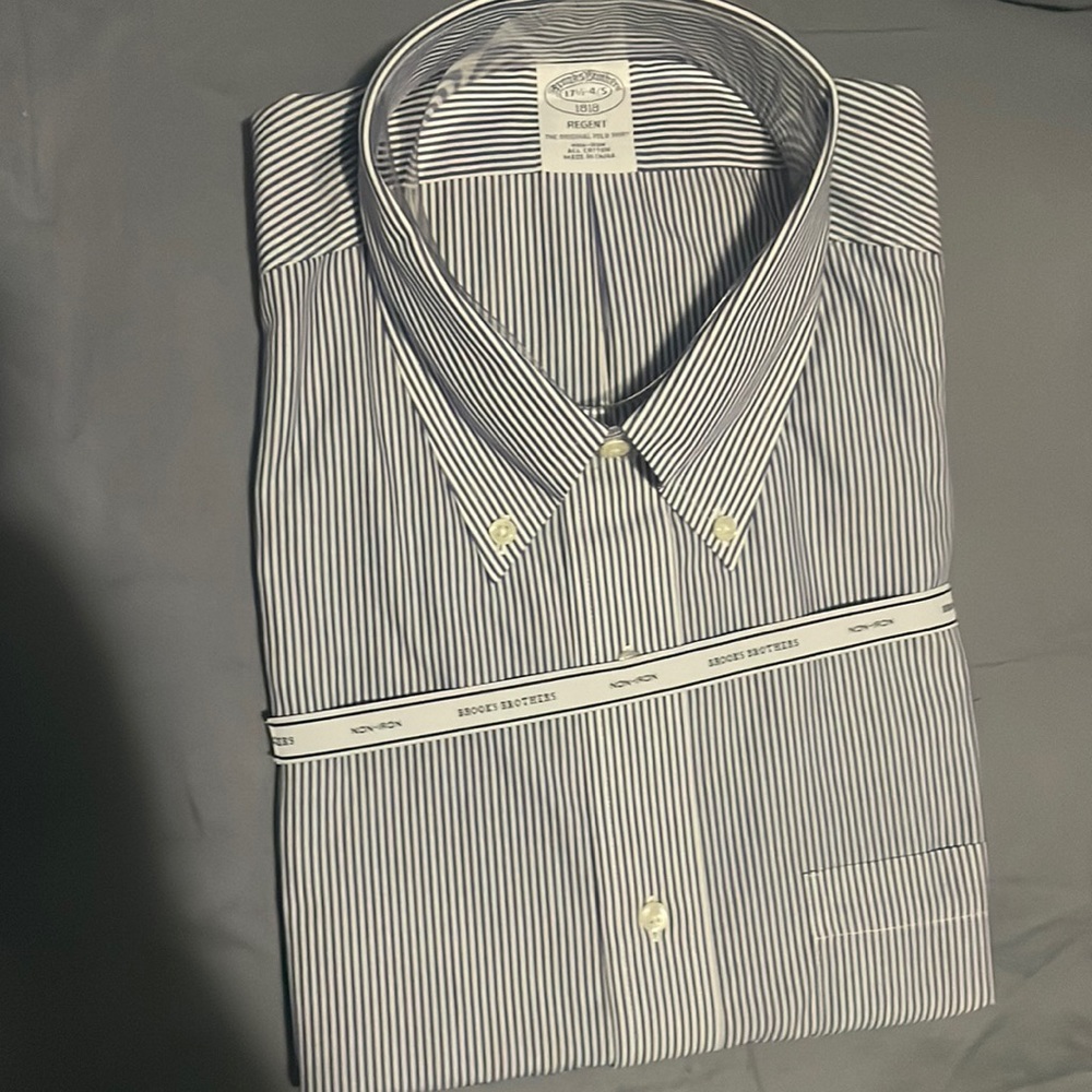 Brand new with tags. Brooks Brothers regent fit non iron 17.5 34/35 dress shirt.